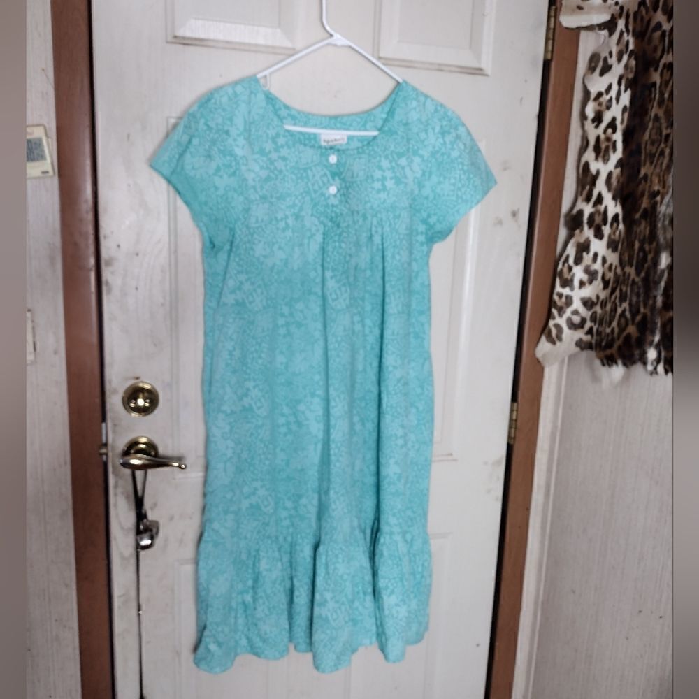 Vintage Hawaiian mumu 